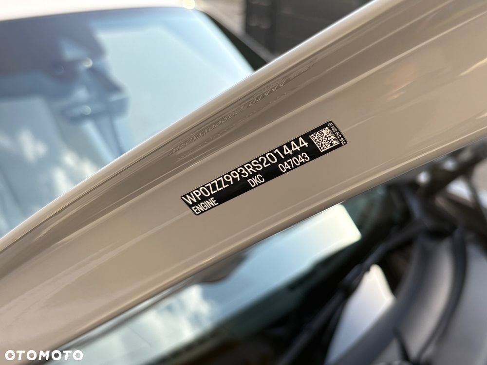 Porsche 911 Carrera 4 - 36