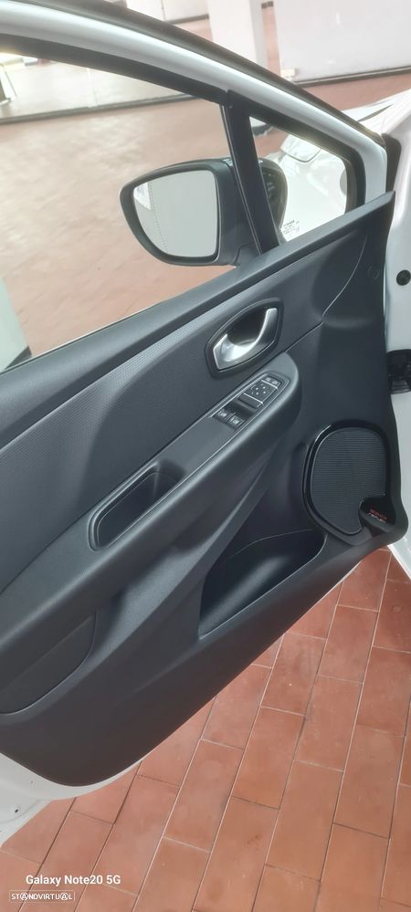 Renault Clio TCe 90 Limited - 15