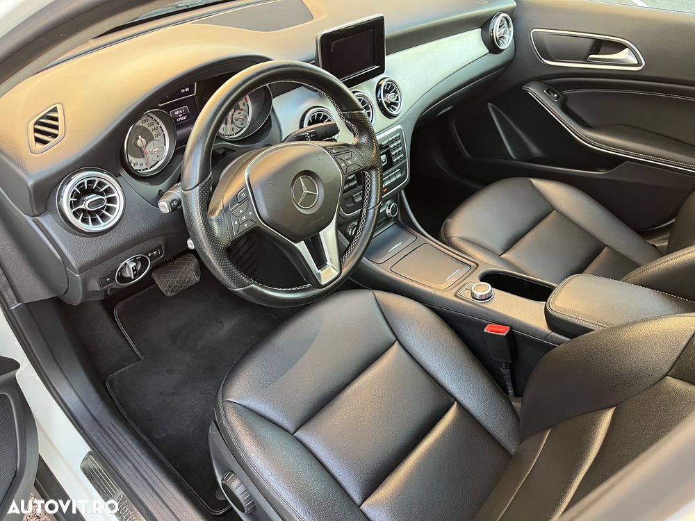 Mercedes-Benz GLA 200 7G-DCT - 9