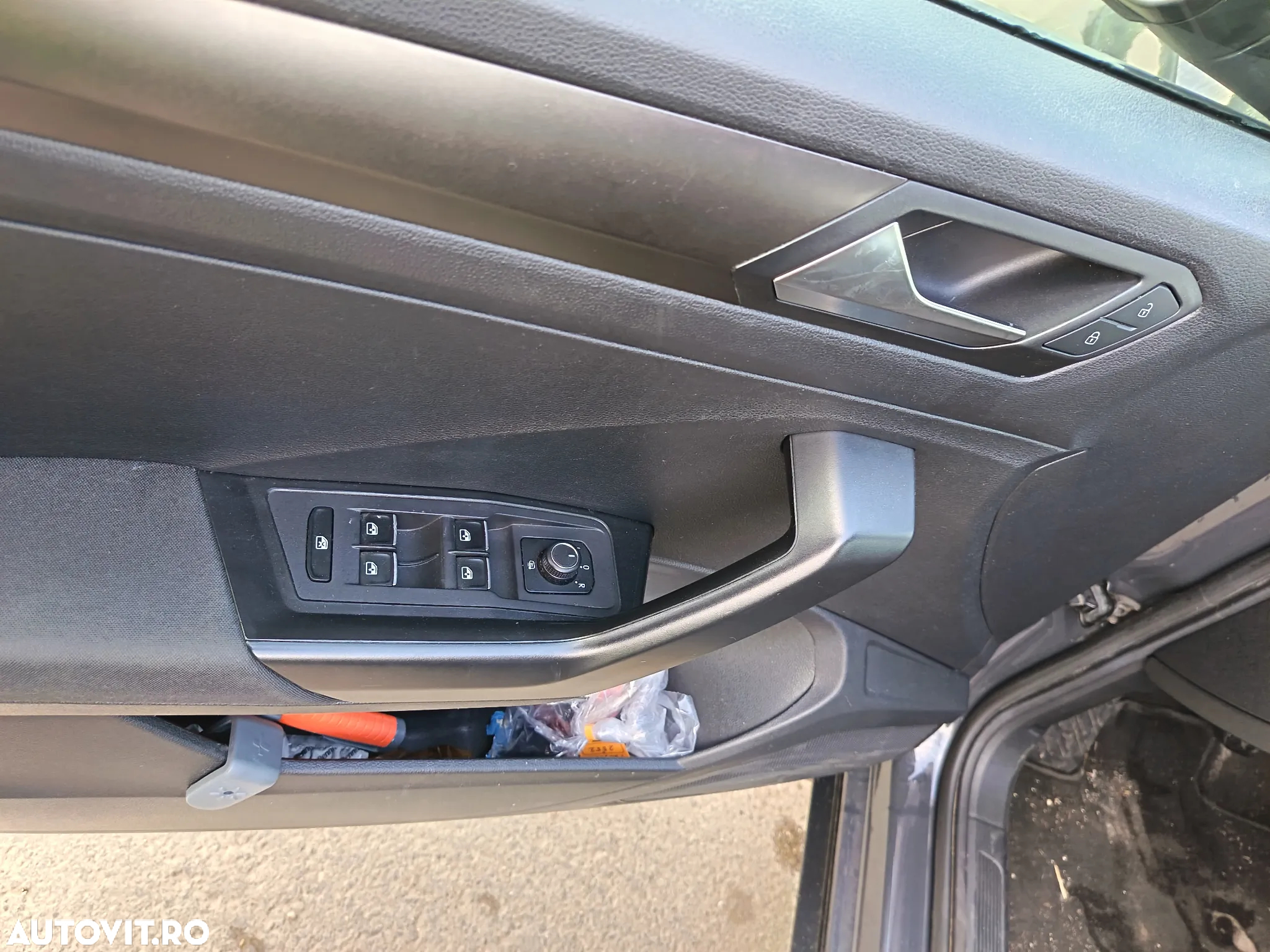 Volkswagen T-ROC 1.0 TSI Style - 10