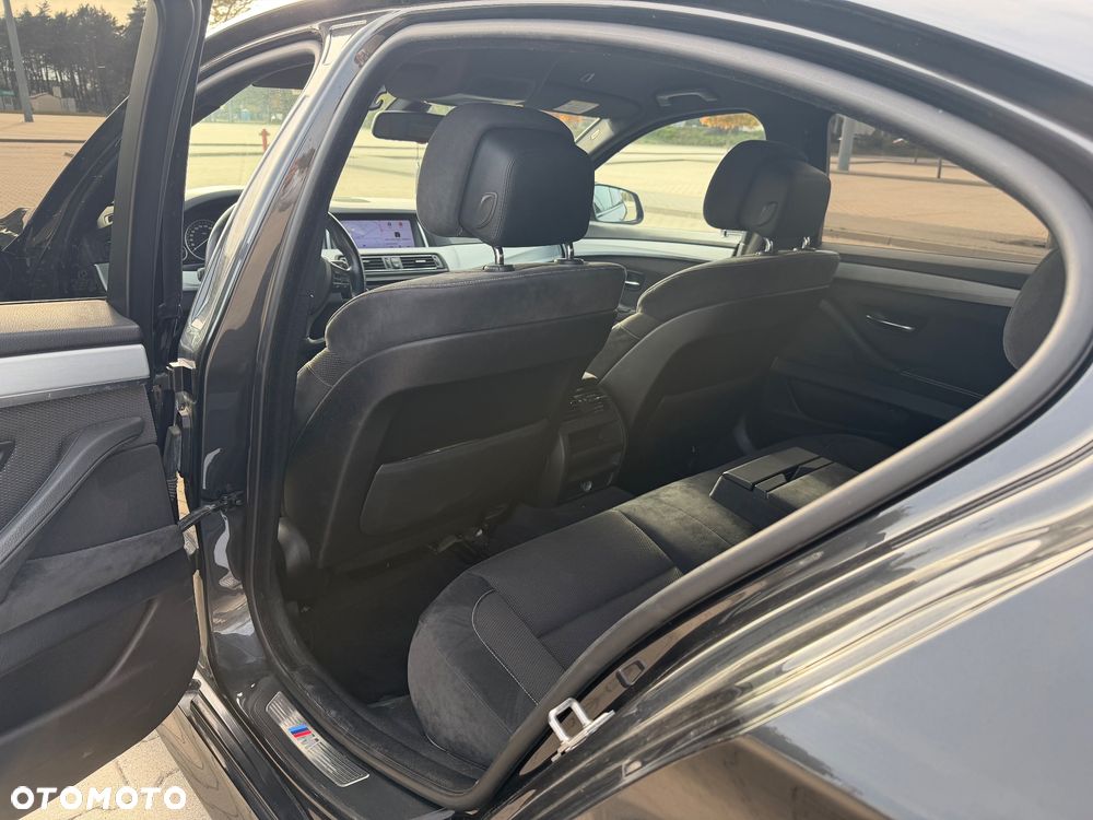 BMW Seria 5 525d - 26