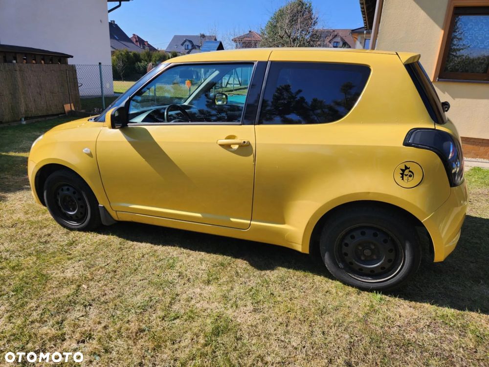 Suzuki Swift 1.3 Sakura - 9