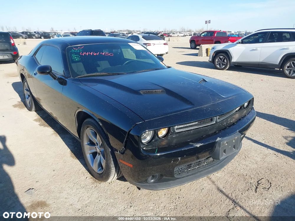 Dodge Challenger - 1