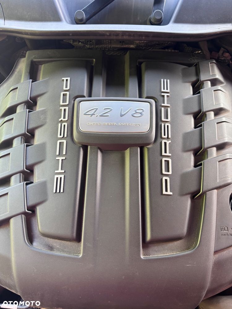 Porsche Cayenne - 25