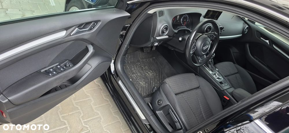 Audi A3 Sportback 2.0 TDI S tronic - 11