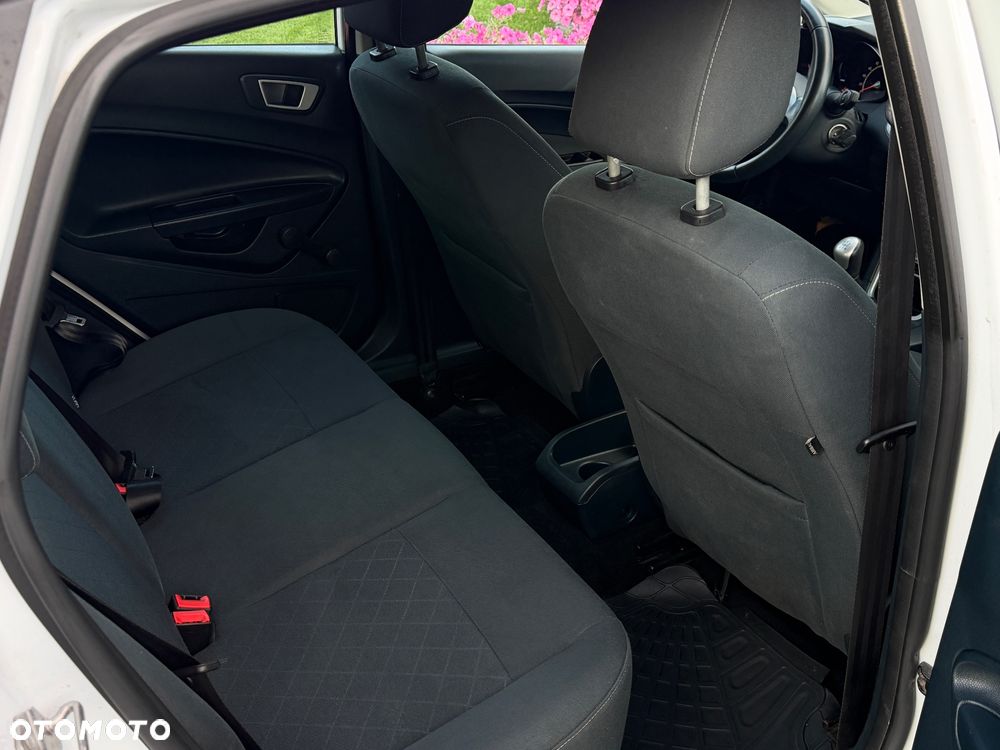 Ford Fiesta 1.25 Ghia - 18