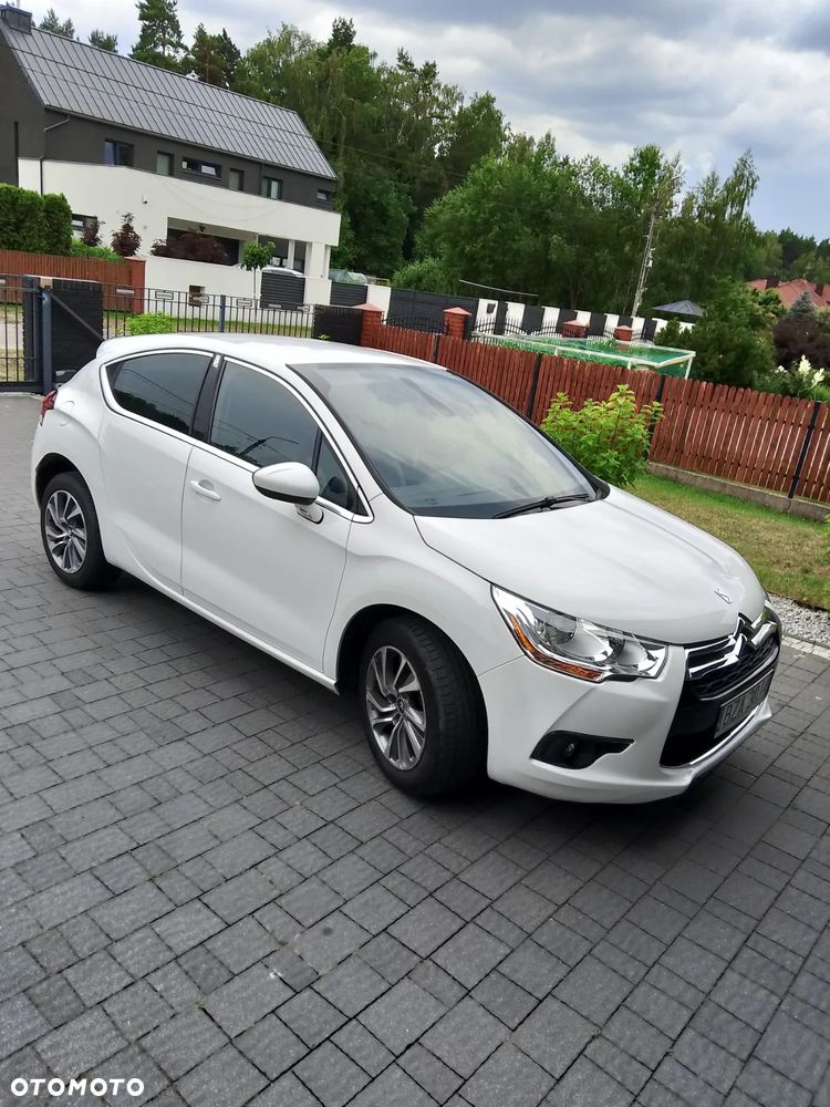 Citroën DS4 e-HDi 110 SoChic - 9