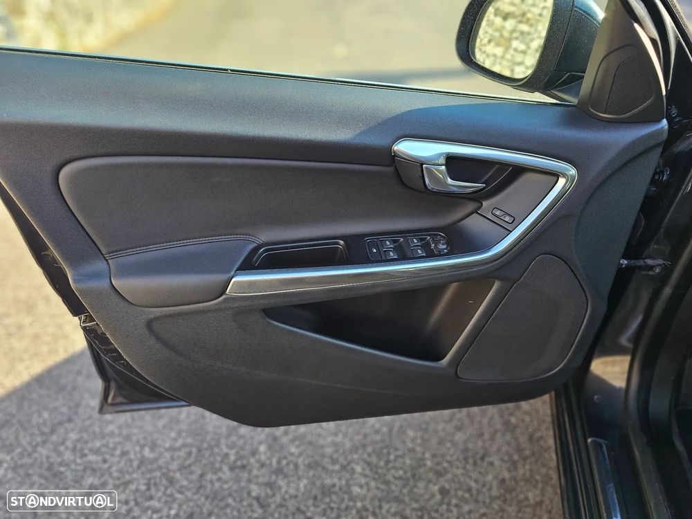 Volvo S60 1.6 D2 Drive Momentum Powershift Start/Stop - 6