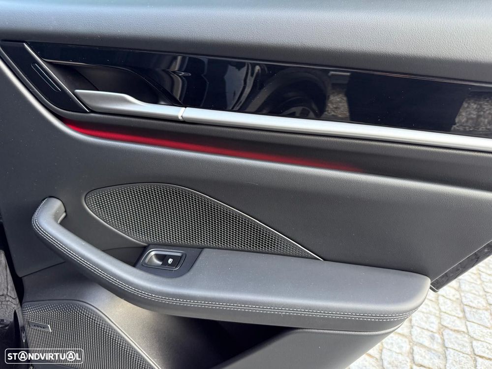 Porsche Macan Electric 4 - 29