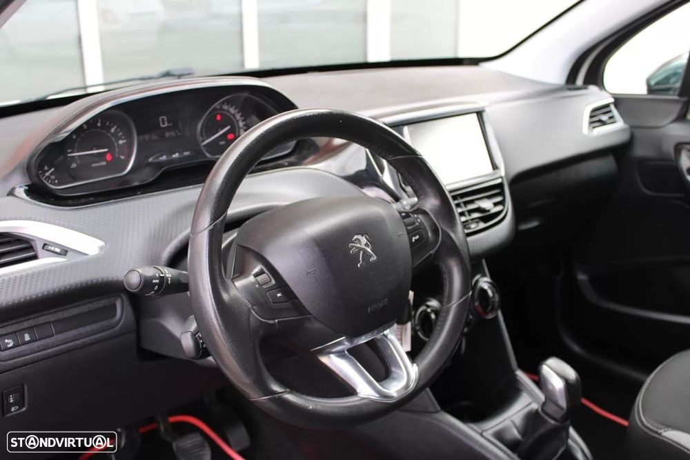 Peugeot 208 1.2 PureTech Style - 19