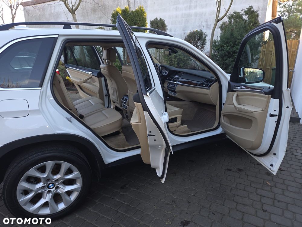 BMW X5 xDrive35i Edition Exclusive - 23