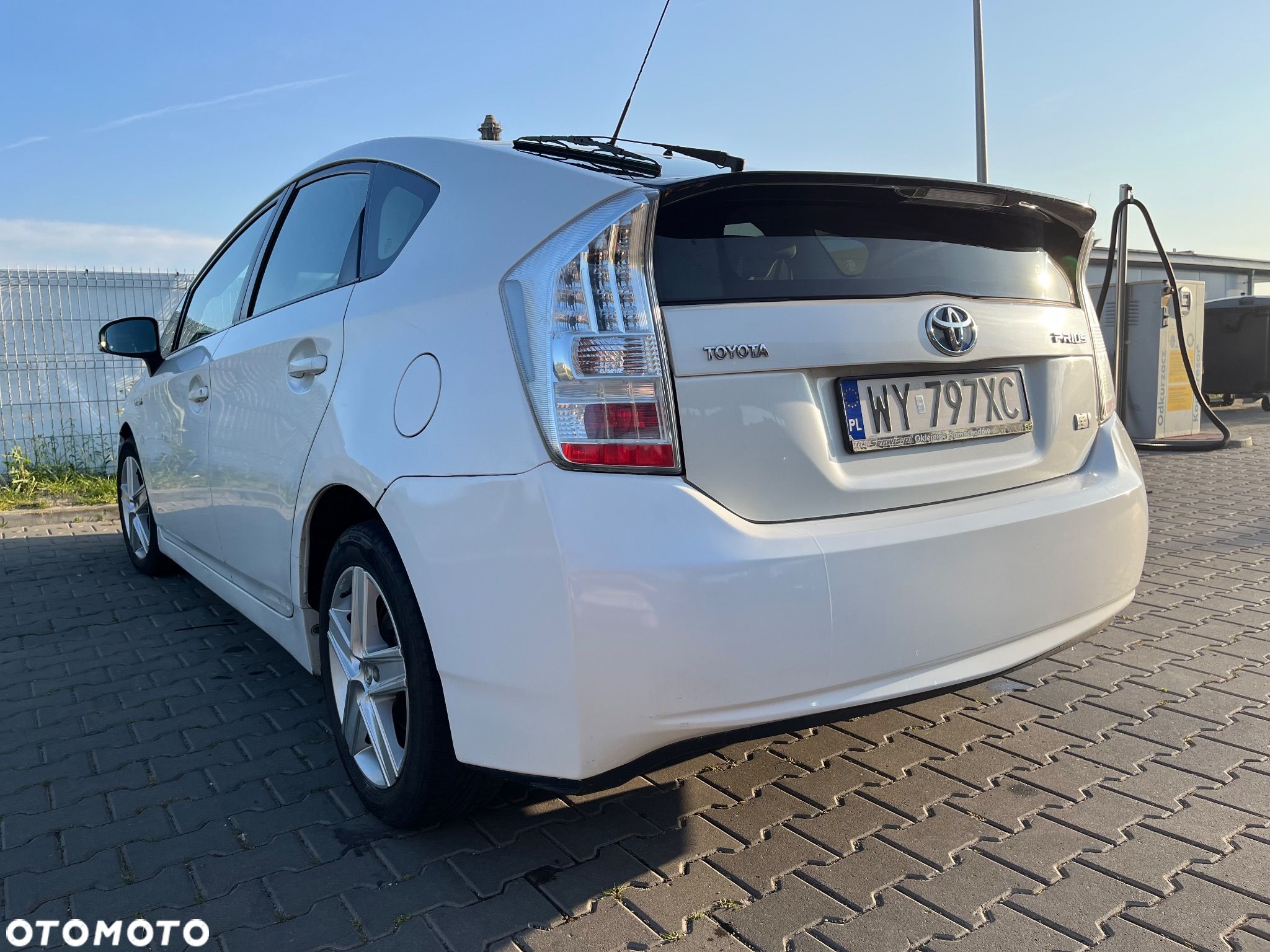 Toyota Prius (Hybrid) Comfort - 1