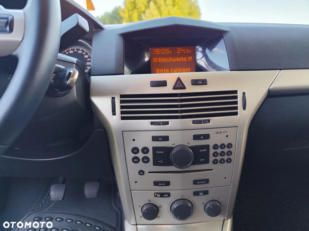 Opel Astra 1.6 Caravan Catch me now - 30