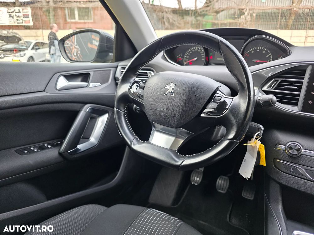 Peugeot 308 PureTech 110 Stop & Start Allure - 17