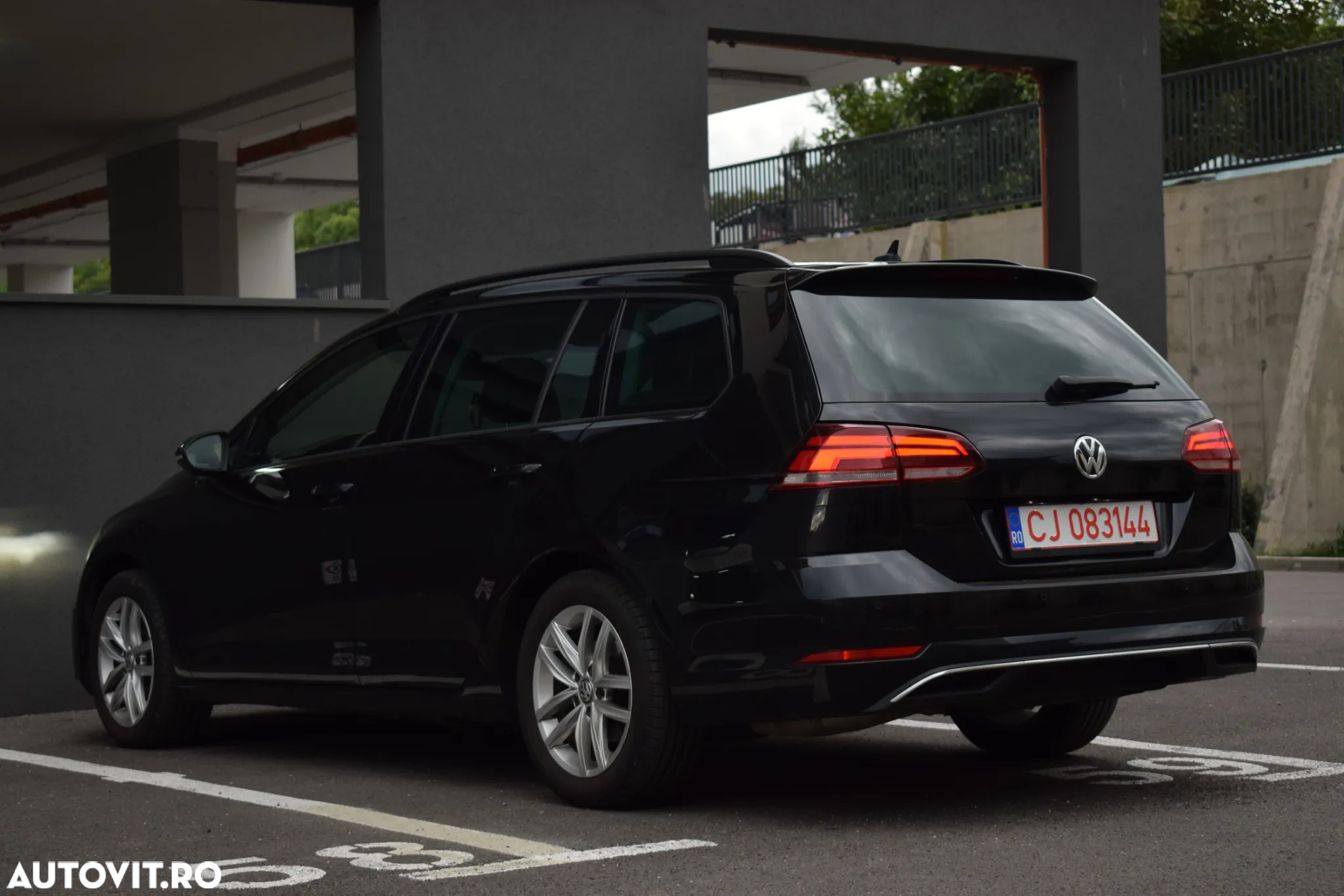 Volkswagen Golf 2.0 TDI Highline - 6