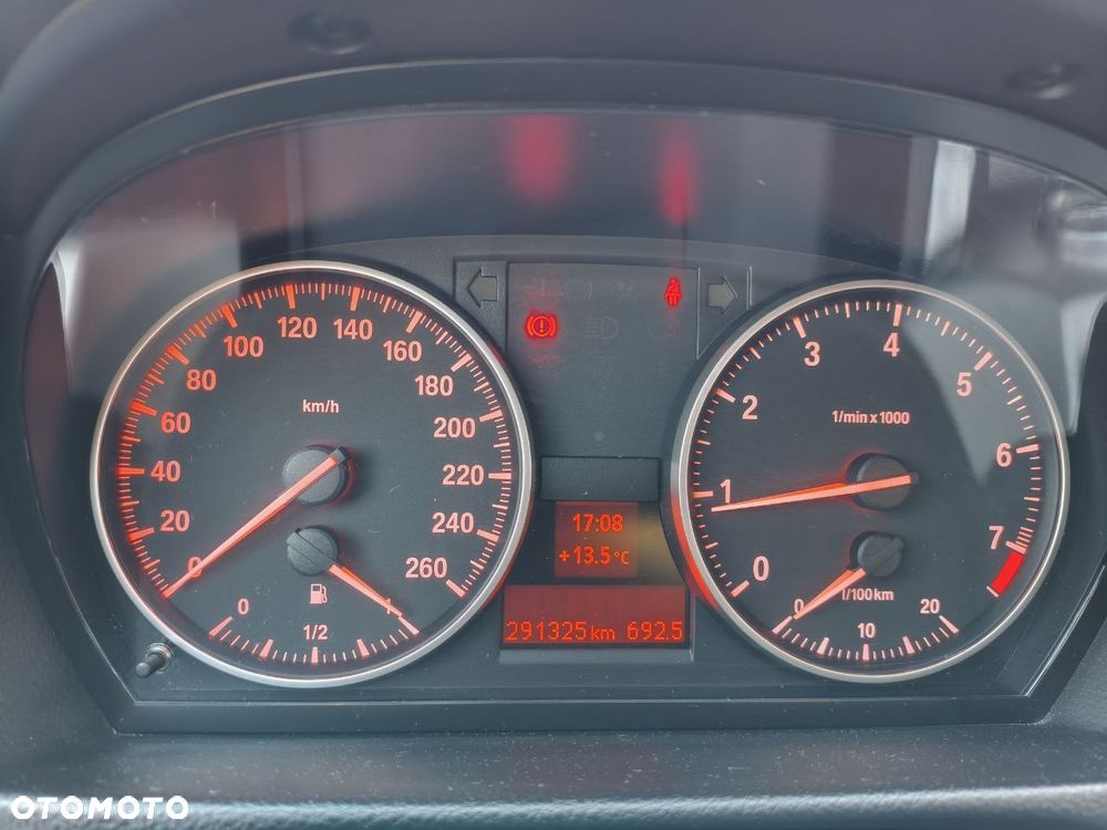 BMW Seria 3 320i - 39
