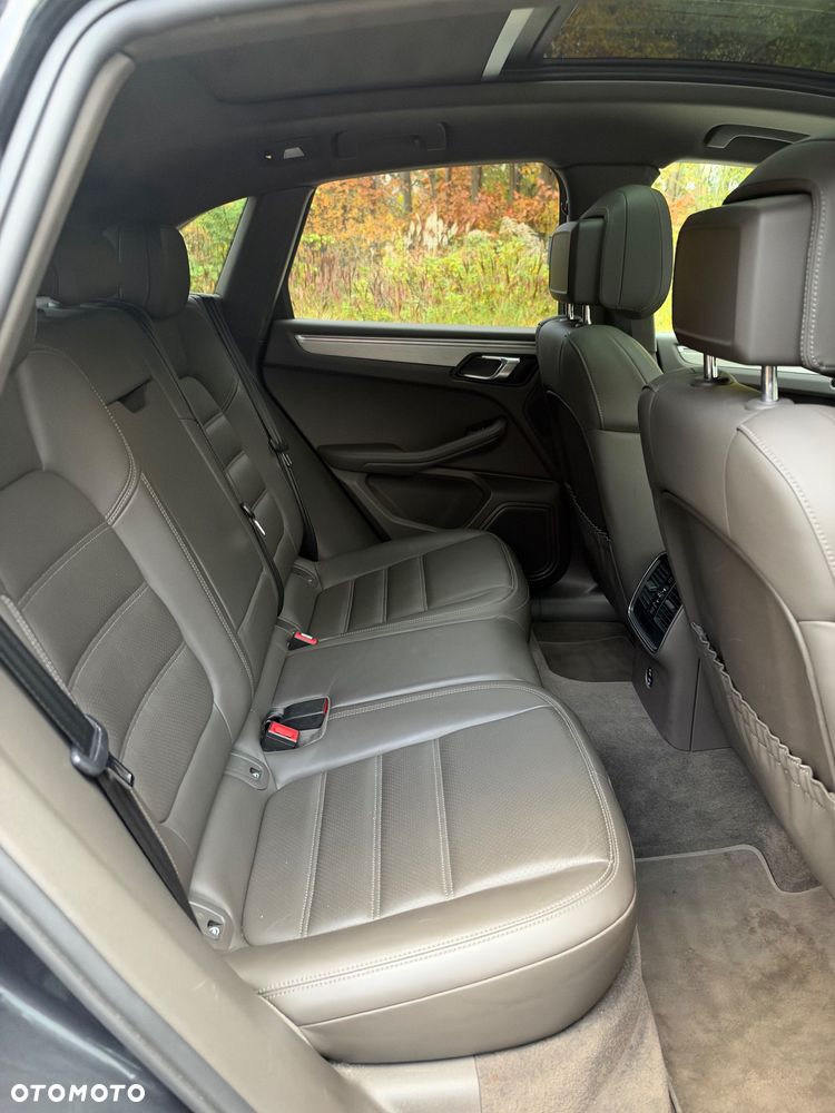 Porsche Macan Standard - 3