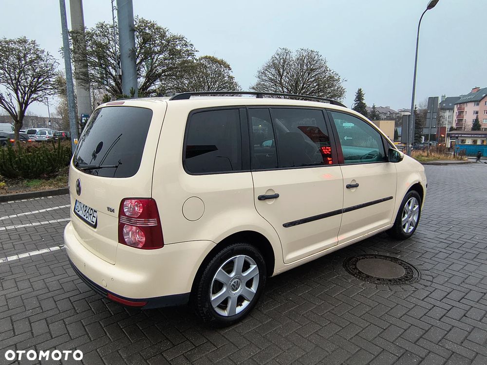 Volkswagen Touran 1.9 TDI DPF DSG Freestyle - 9
