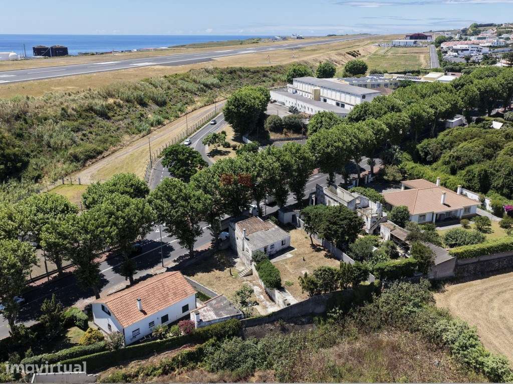 Moradia inserida em terreno de 569m2, Ponta Delgada Ilha de São Miguel - Grande imagem: 4/28