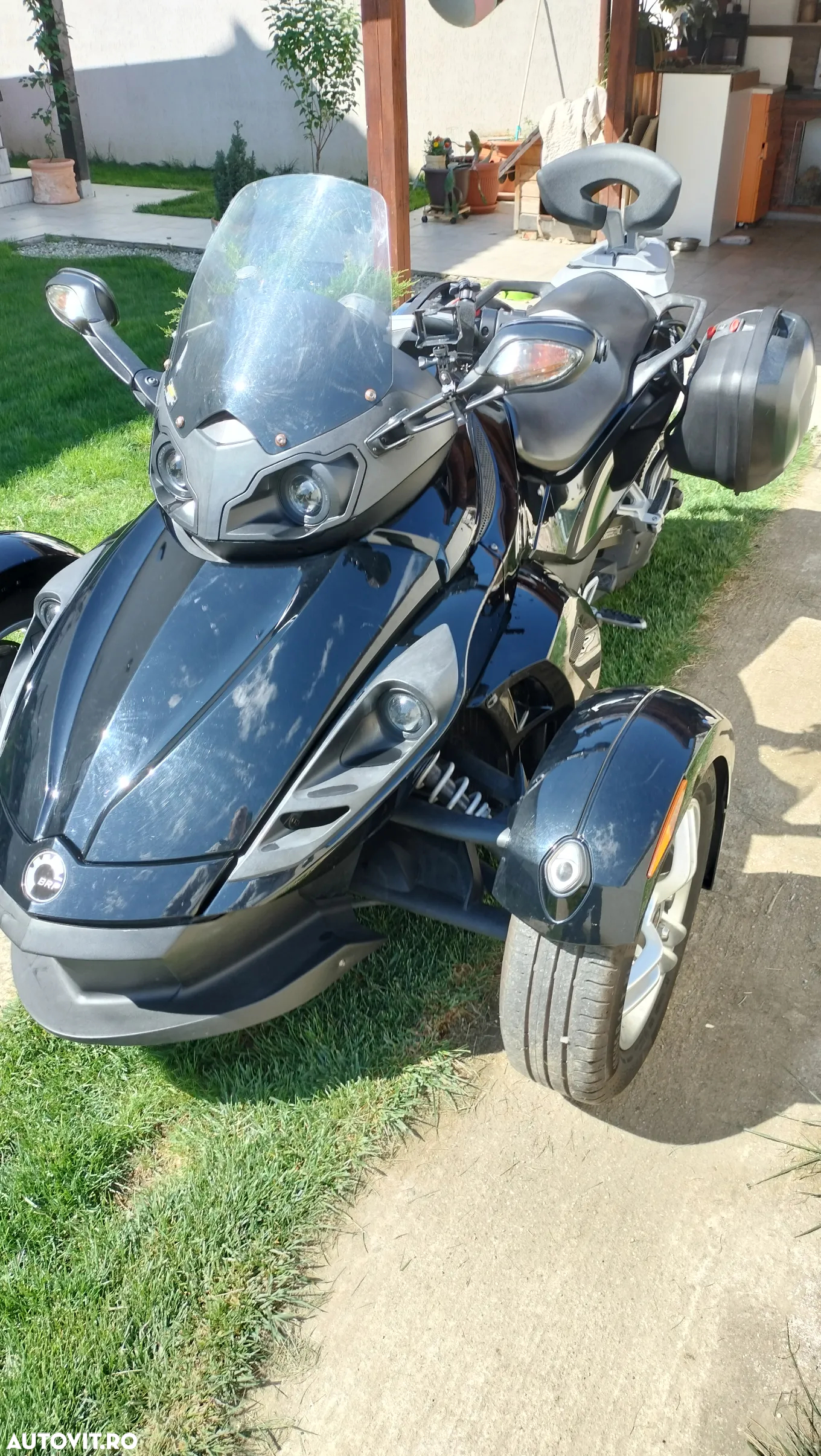 Can-Am Spyder - 15