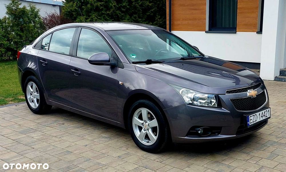 Chevrolet Cruze 1.8 LS - 12