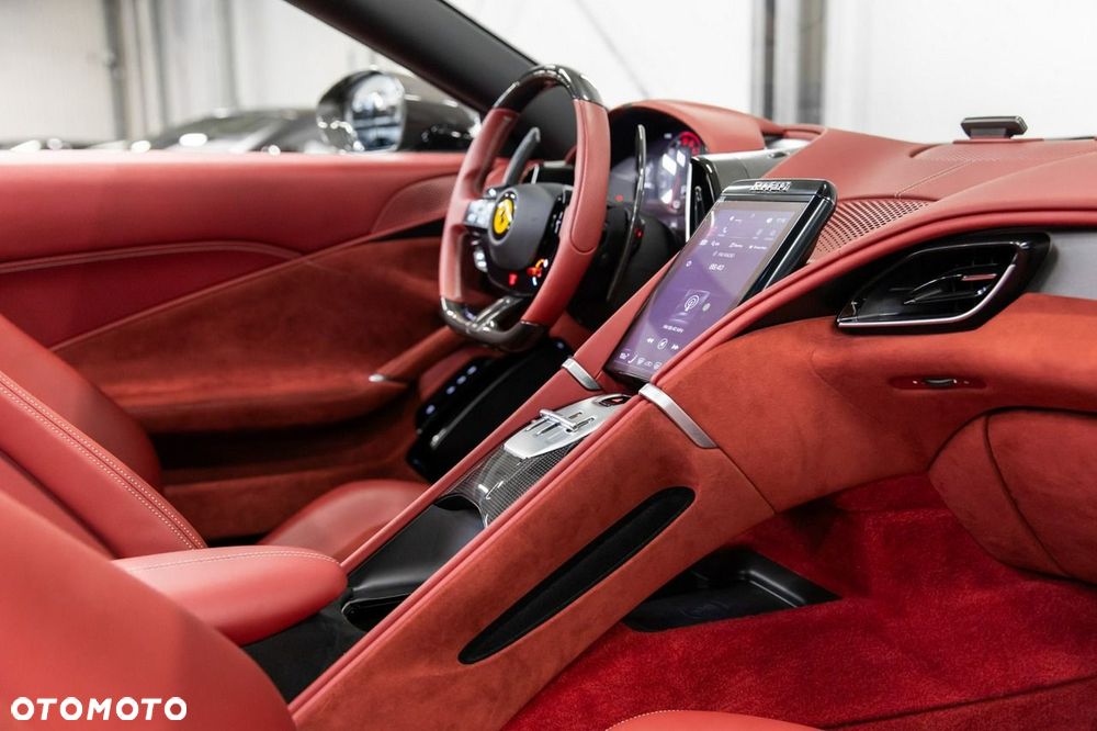 Ferrari Roma Spider - 37