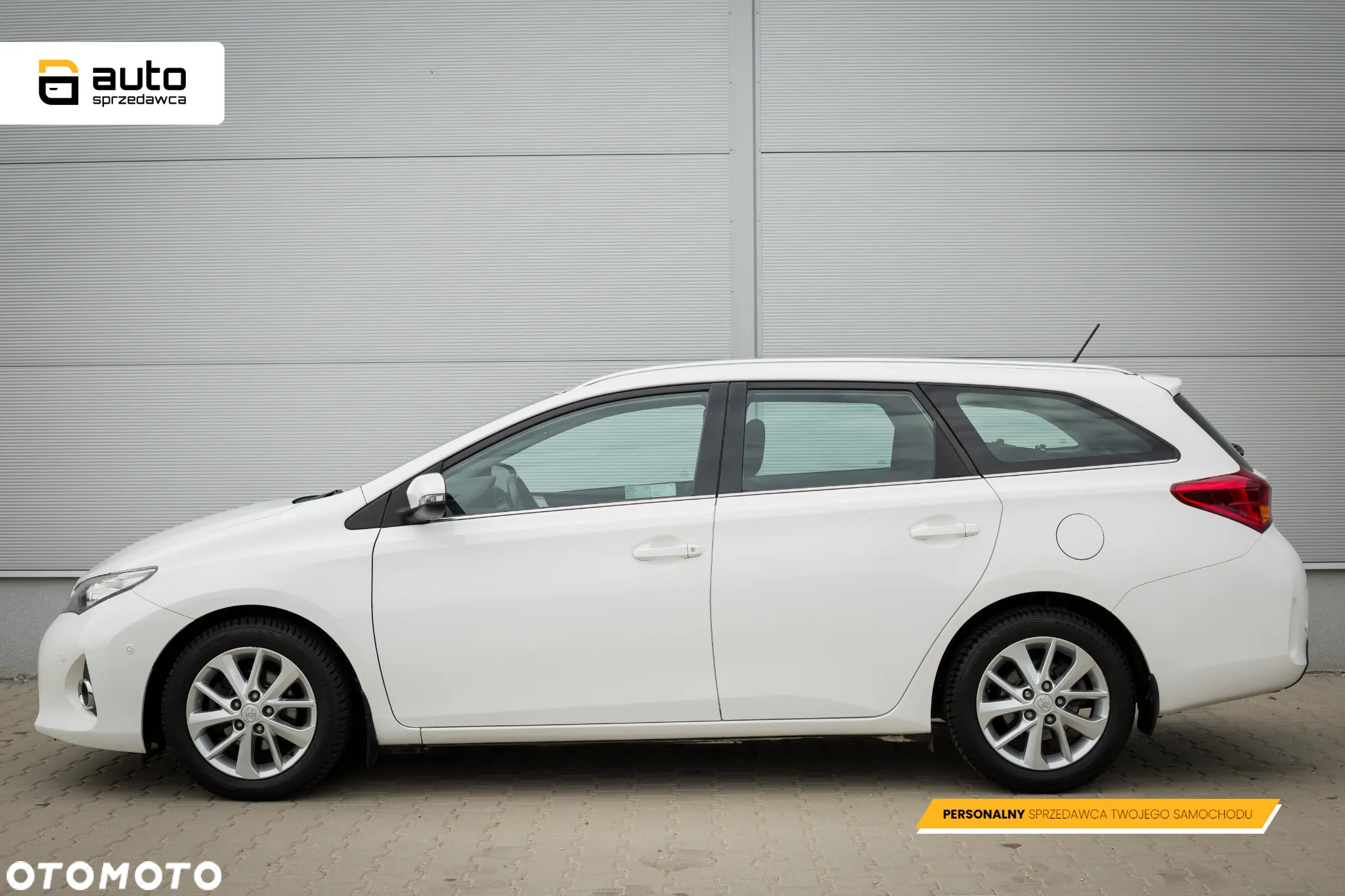 Toyota Auris 1.33 VVT-i Premium Comfort - 8