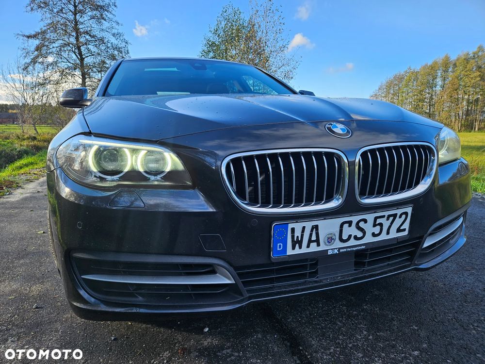 BMW Seria 5 520d xDrive Touring - 9