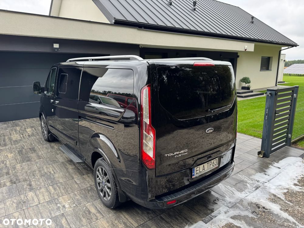 Ford Tourneo Custom - 12