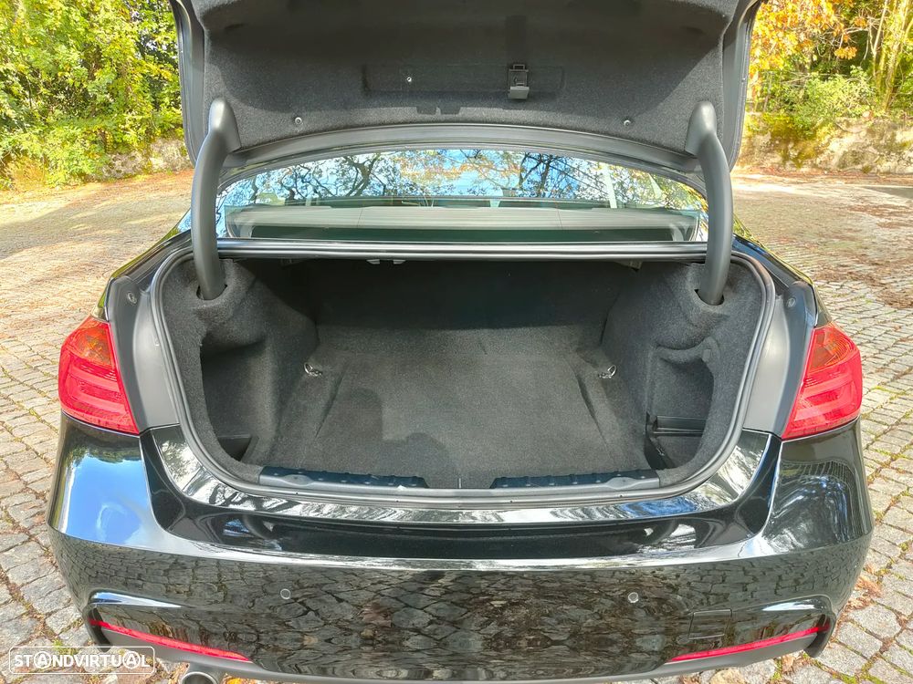 BMW 316 d Pack M - 15