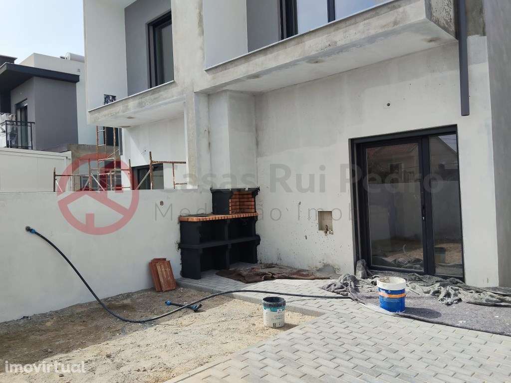 Moradia Geminada T4 nos Redondos - Grande imagem: 2/36