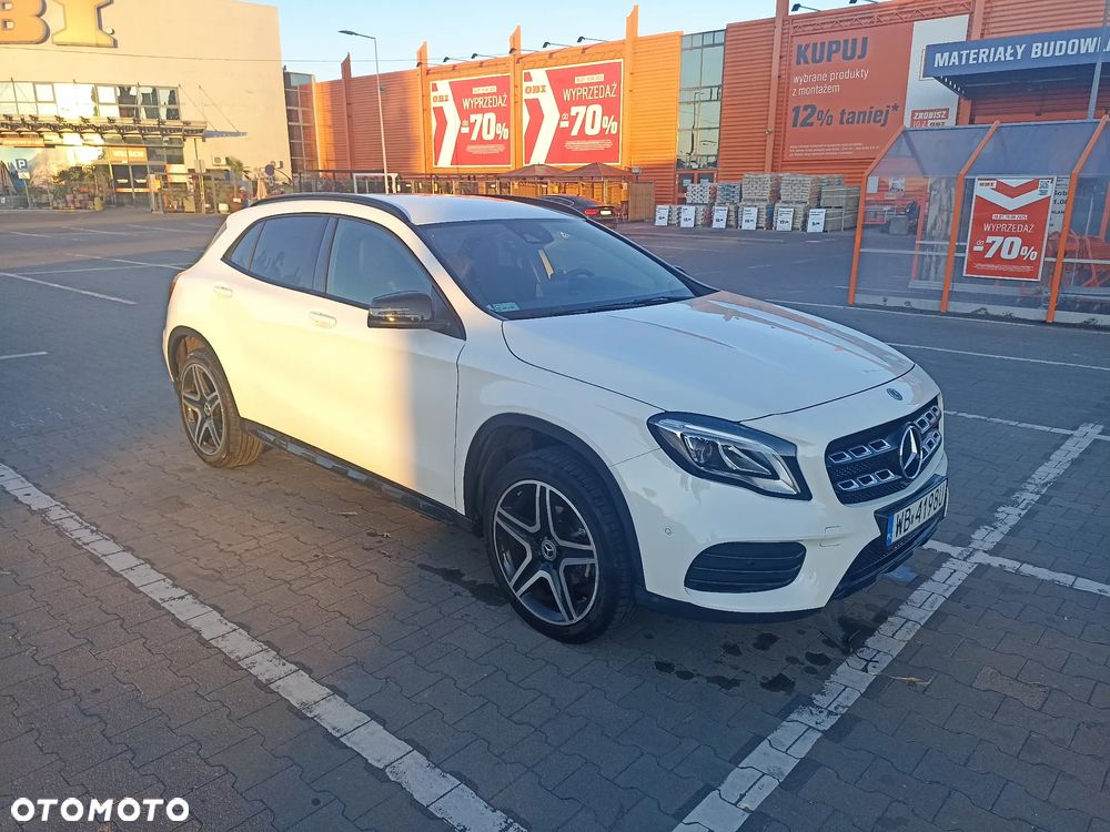 Mercedes-Benz GLA 200 7G-DCT AMG Line - 2