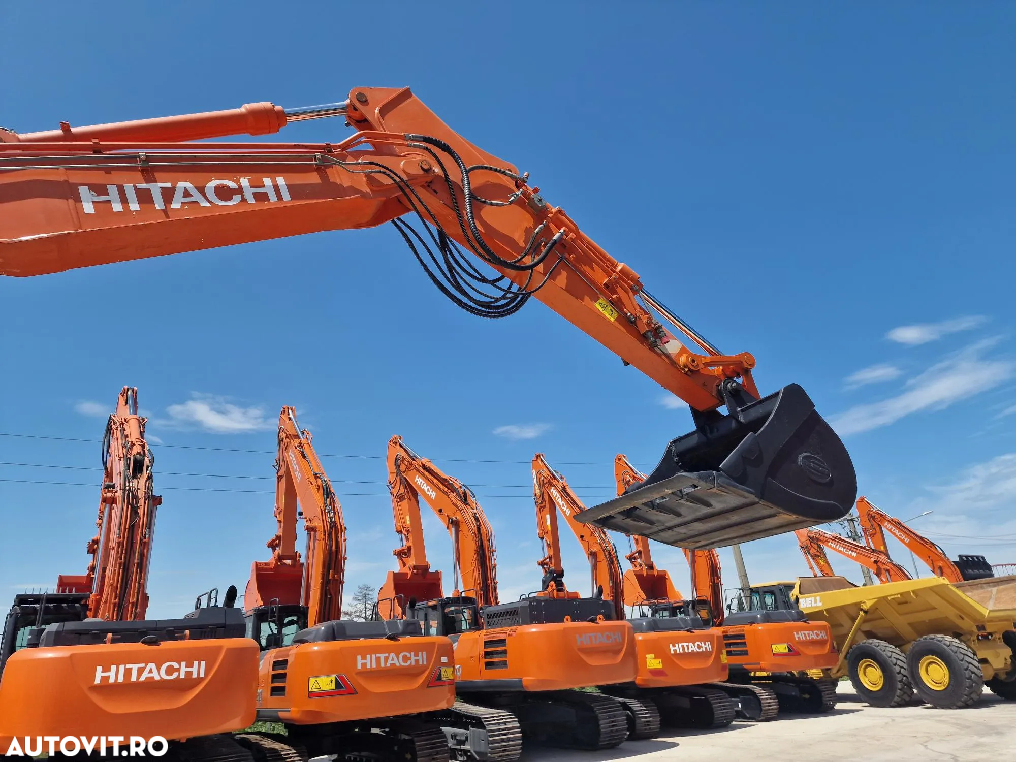 Hitachi PE ROTI, 16,5tone, 3 BRATE, 7.432h, CALE si lama nivelare, Inst picon, a doua instalatie hidr pe brate, AC, camera spate, cupa 1,2m, Ad sapare 6m, ridica  7t la 9m, hidraulica HITACHI, promotie 69.900 EUR+Tva-Posibilitate inchiriere. - 12