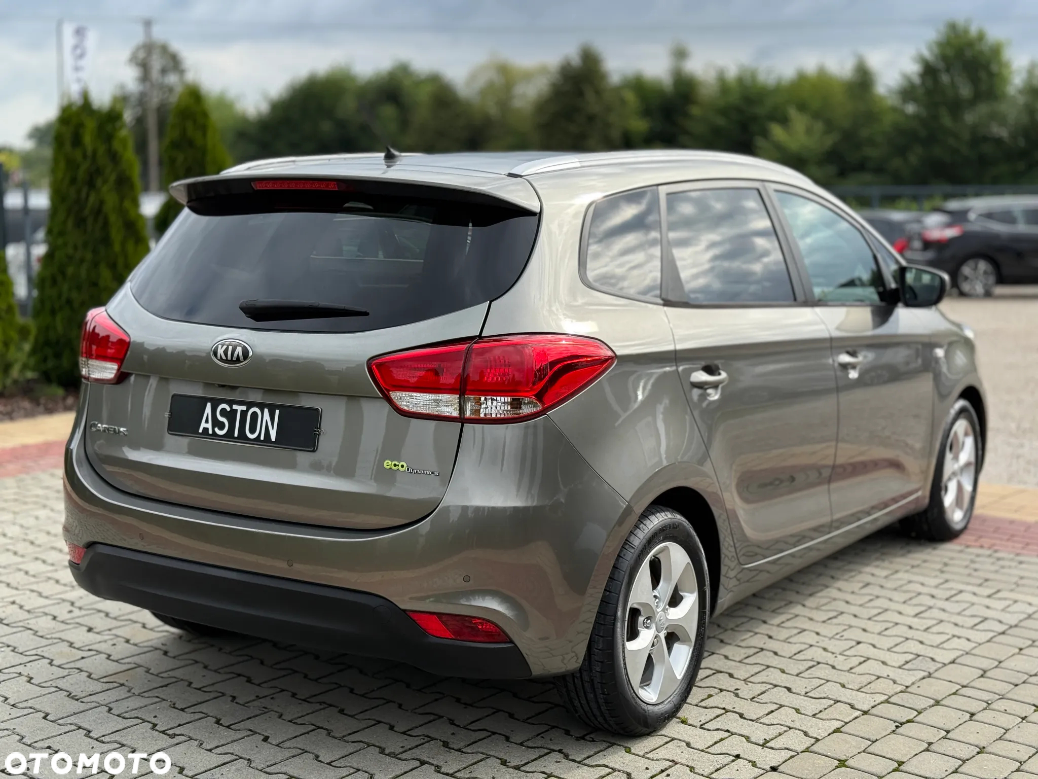 Kia Carens 1.7 CRDi M - 8