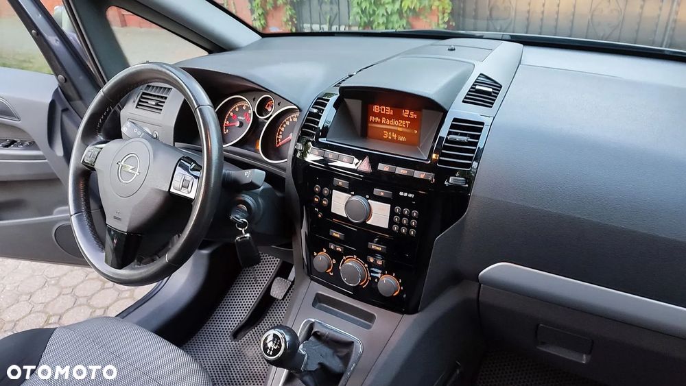 Opel Zafira 1.8 Cosmo - 9