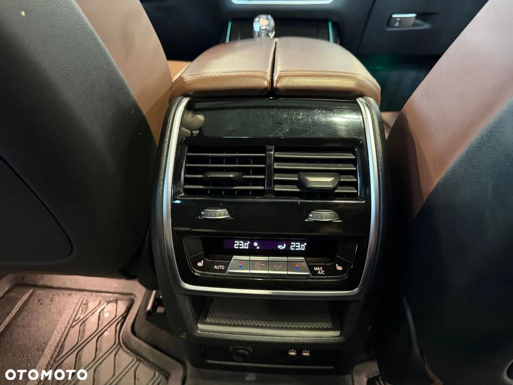 BMW X7 - 26