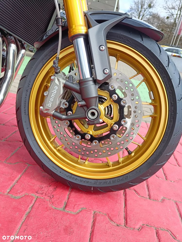 Kawasaki Z 900 RS - 15