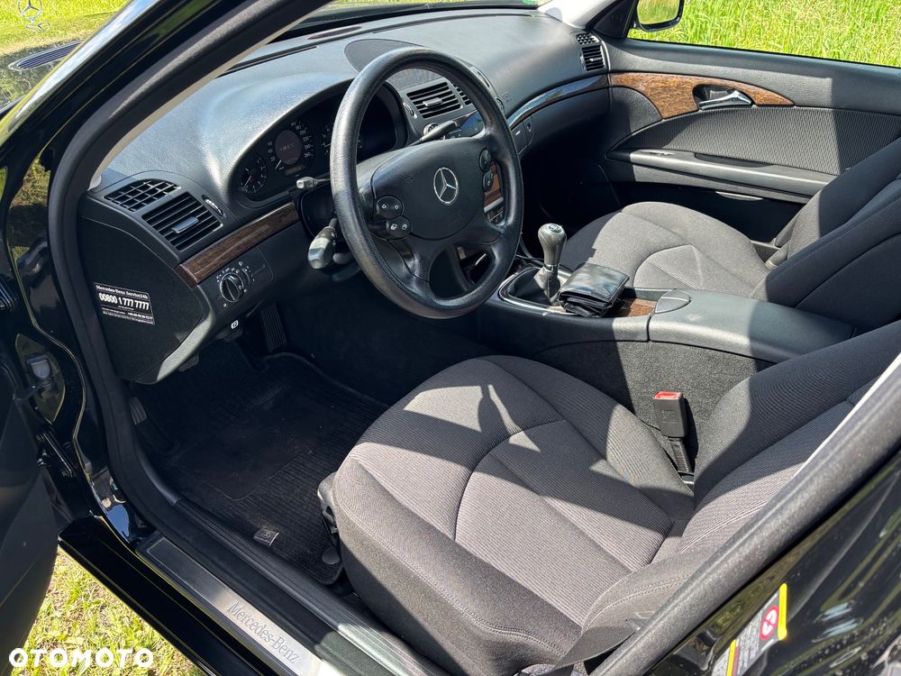 Mercedes-Benz Klasa E 200 Kompressor Classic - 17