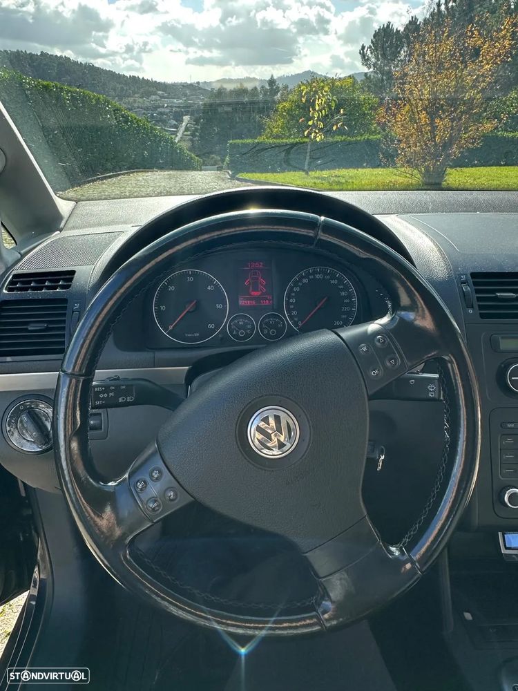 VW Touran 2.0 TDI Highline 7L - 15