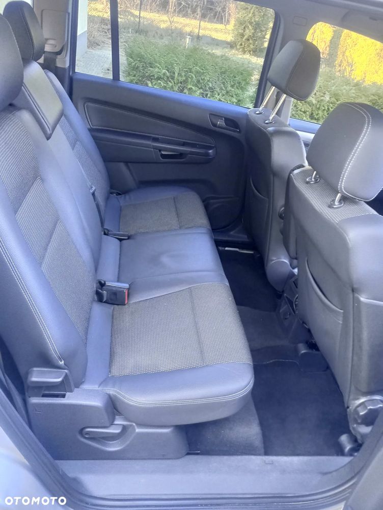 Opel Zafira 2.2 Navi - 3