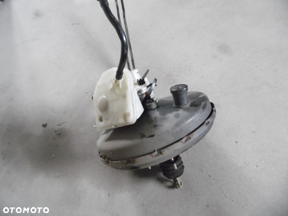 Citroen c4 serwo hamulca 0204051592