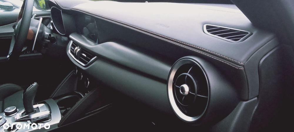 Alfa Romeo Stelvio 2.2 JTDM Intensa Q4 - 17