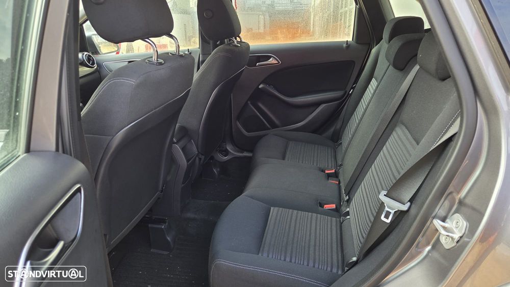 Mercedes-Benz B 180 CDI BlueEFFICIENCY 114g - 9