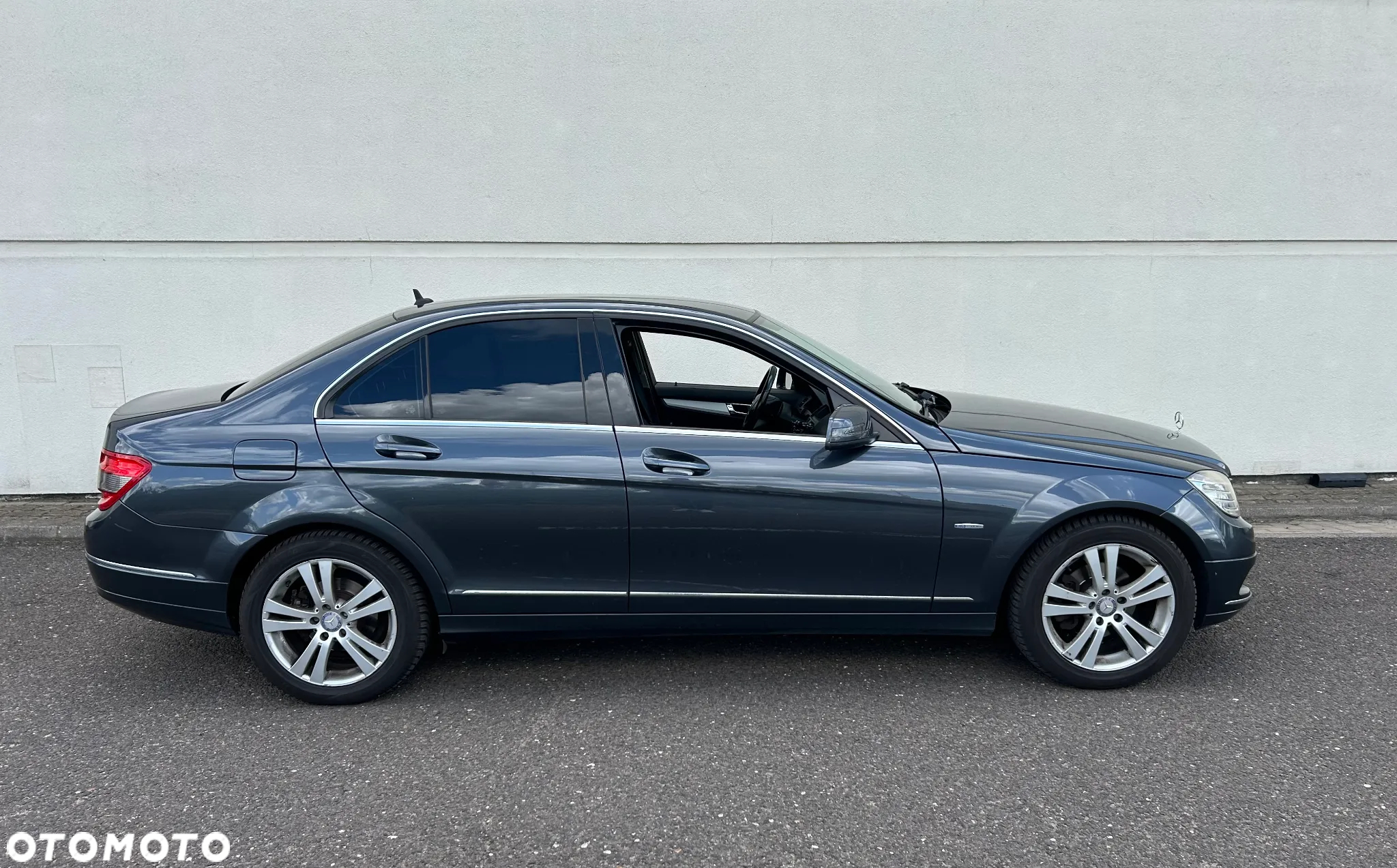 Mercedes-Benz Klasa C 180 CGI BlueEFFICIENCY Avantgarde - 5