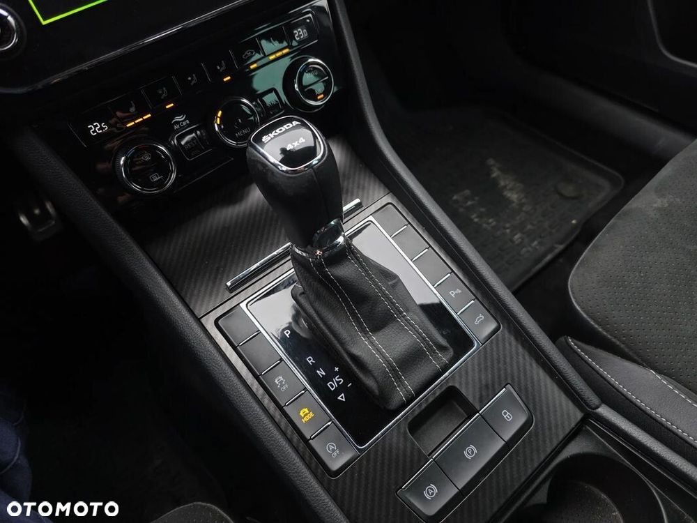 Skoda Superb 2.0 TDI SCR 4x4 Sportline DSG - 29