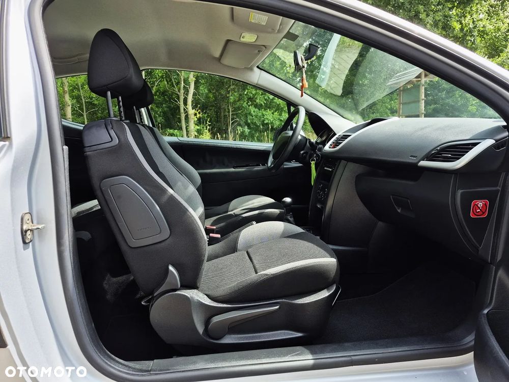Peugeot 207 1.4 Trendy - 11