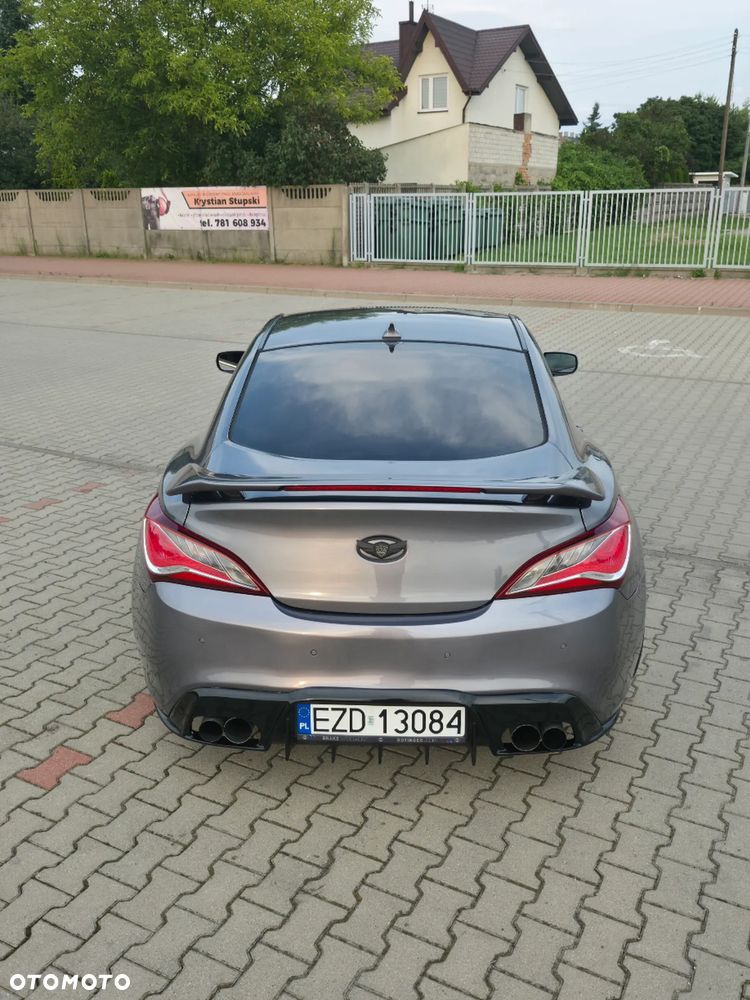 Hyundai Genesis Coupe 3.8 V6 - 6