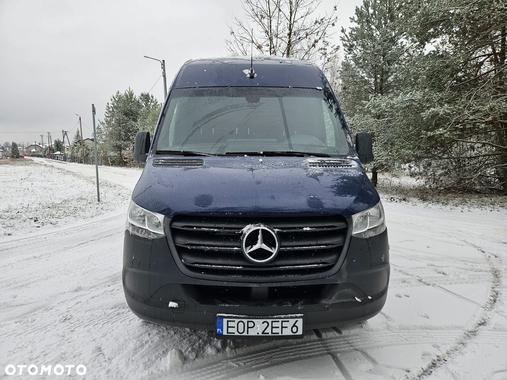 Mercedes-Benz Sprinter - 2
