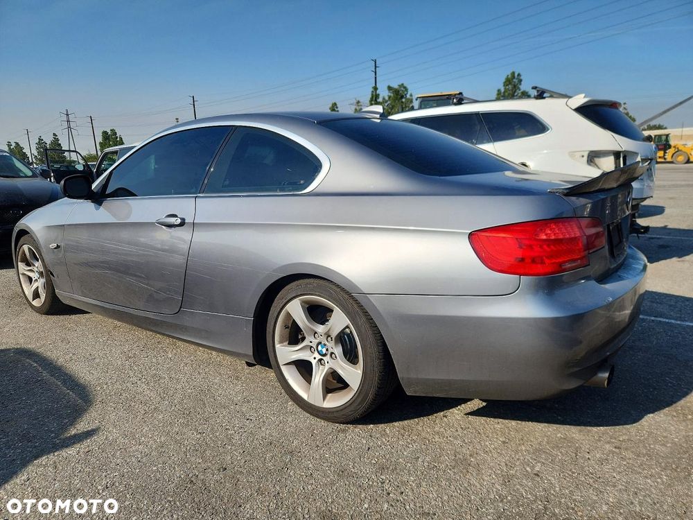 BMW Seria 3 335i Luxury Line - 3
