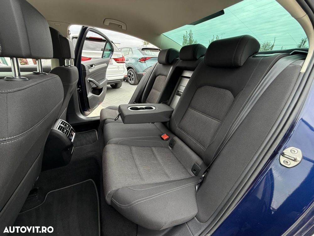 Volkswagen Passat - 28